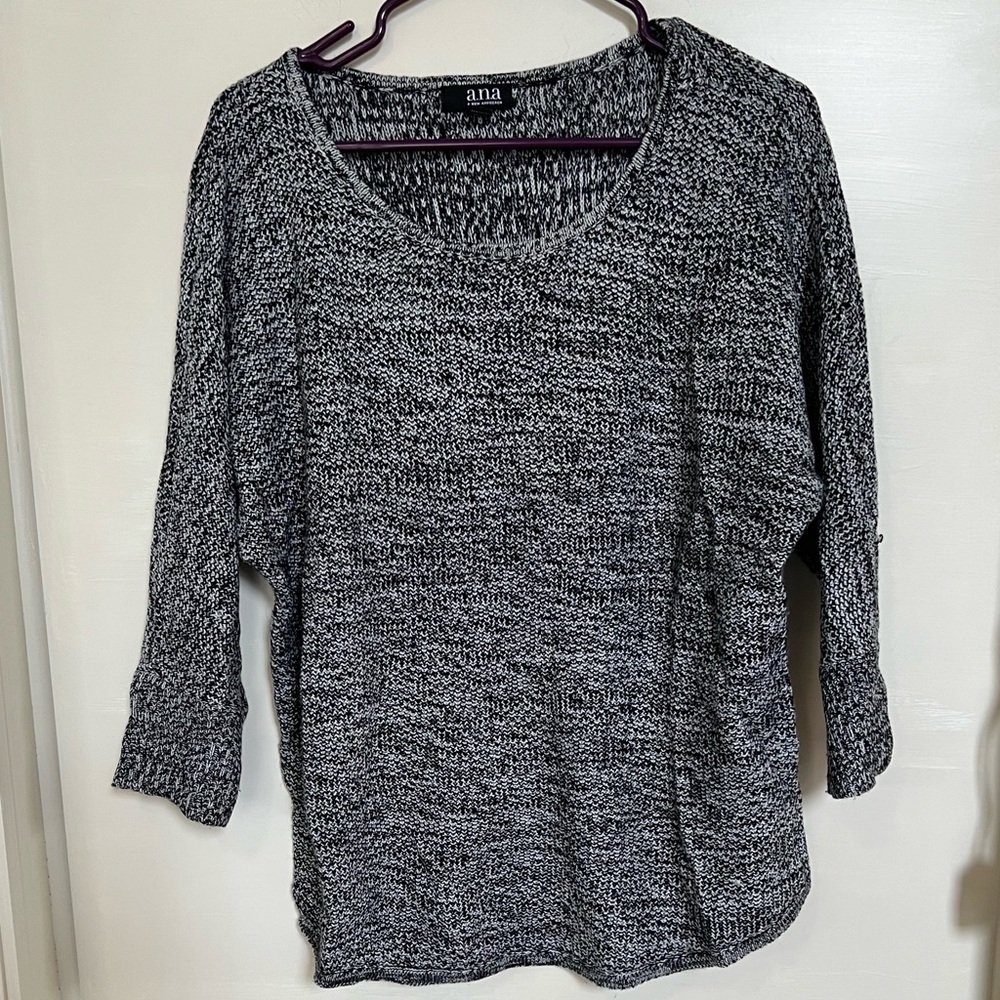 Grey knit long sleeve sweater